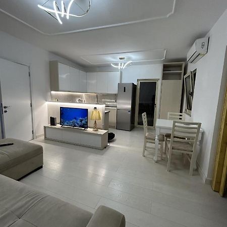 Center, Selvia White Apartment Tirana Buitenkant foto